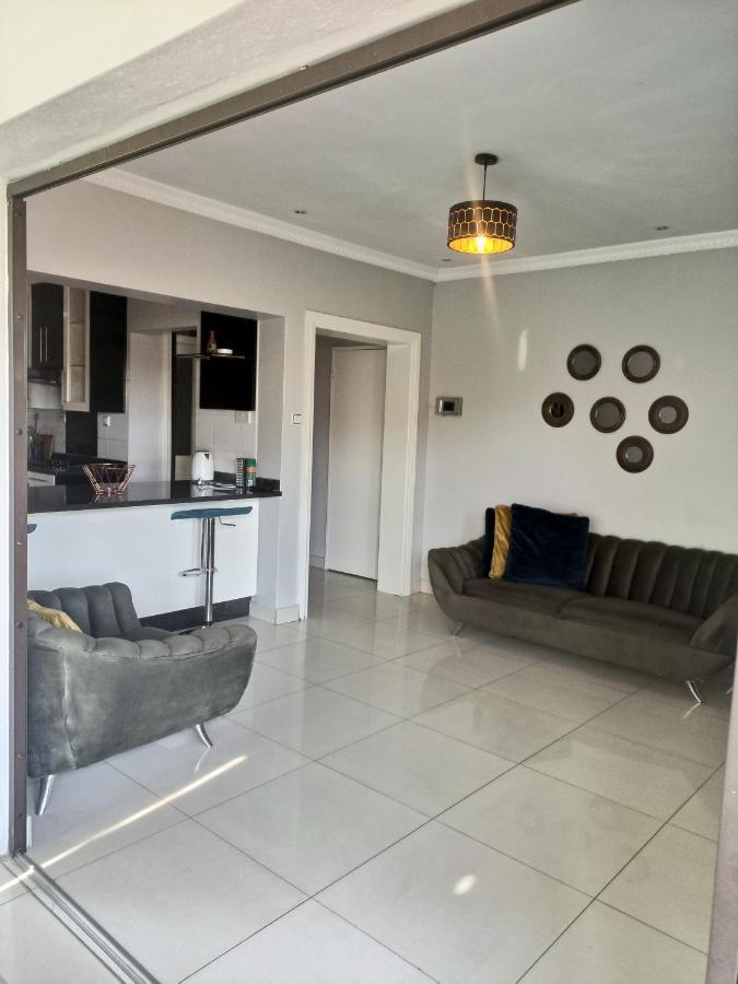 Villa Olive Exclusive à Gaborone Extérieur photo